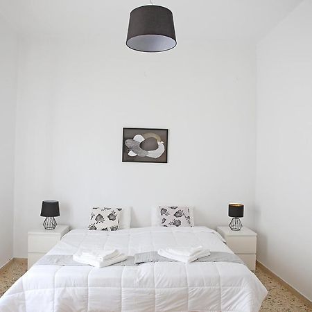 Renata Room By The Sea Near Airport Artemida  Exterior photo